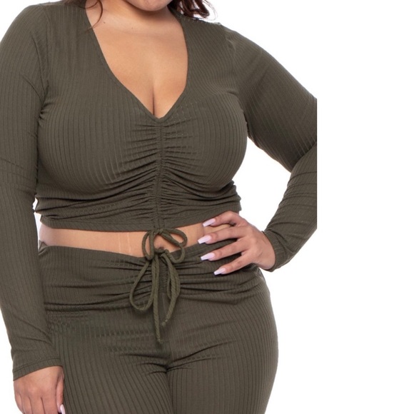 NEW| Curvy Sense Ribbed Knit Ruched Top & Jogger - Picture 5 of 6